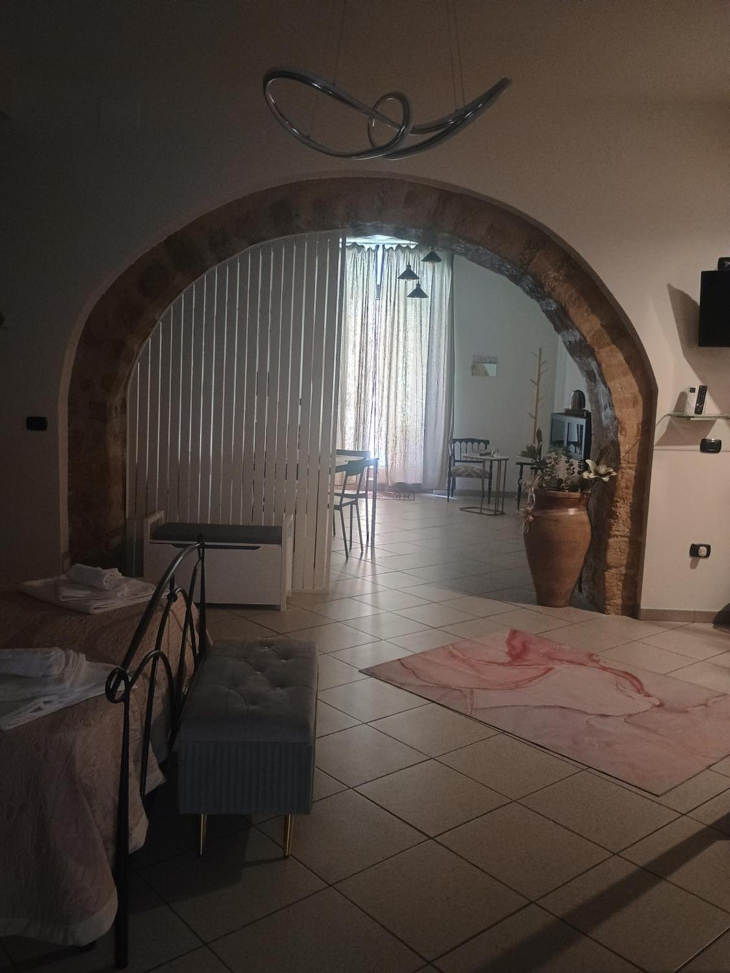 Mazzarino Al Vico Bartoli Suite Room מראה חיצוני תמונה